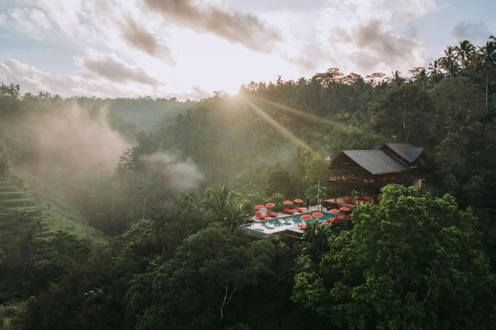 Buahan, a Banyan Tree Escape — 1