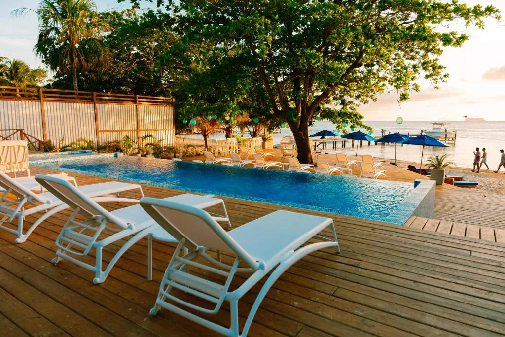 Blue Roatan Resort — 20