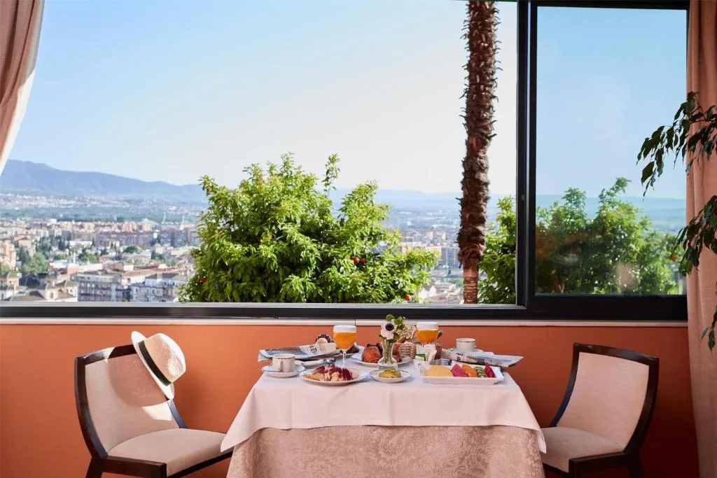Alhambra Palace Hotel — 29