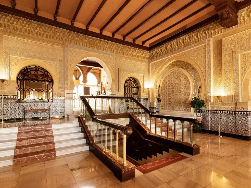 Alhambra Palace Hotel — 23