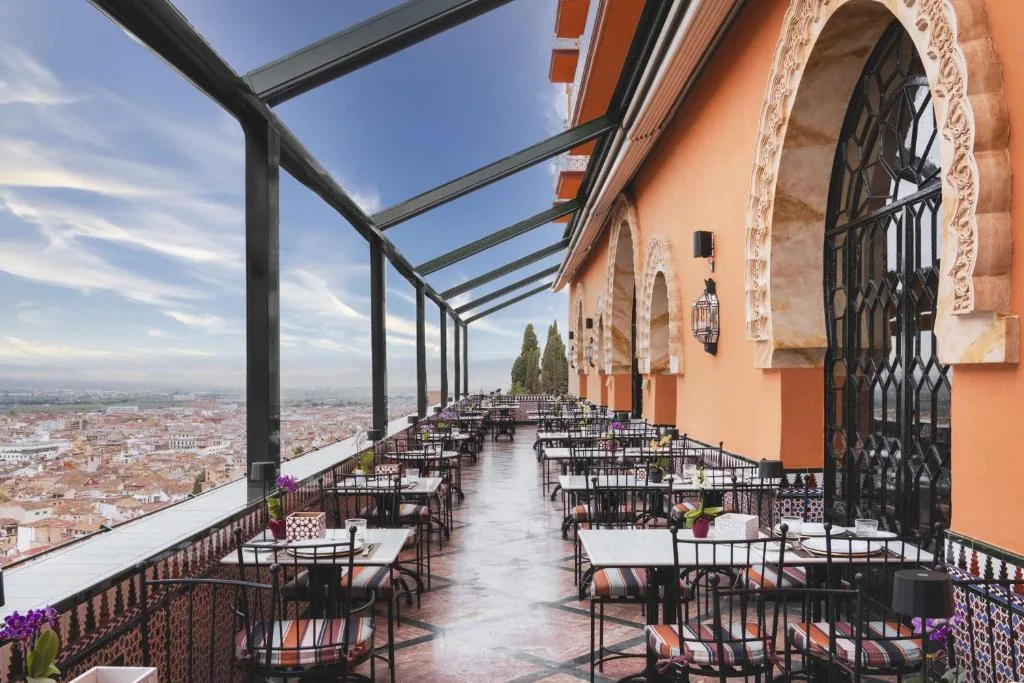 Alhambra Palace Hotel — 24