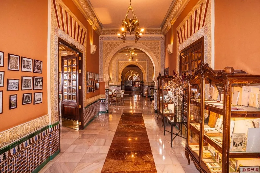 Alhambra Palace Hotel — 6