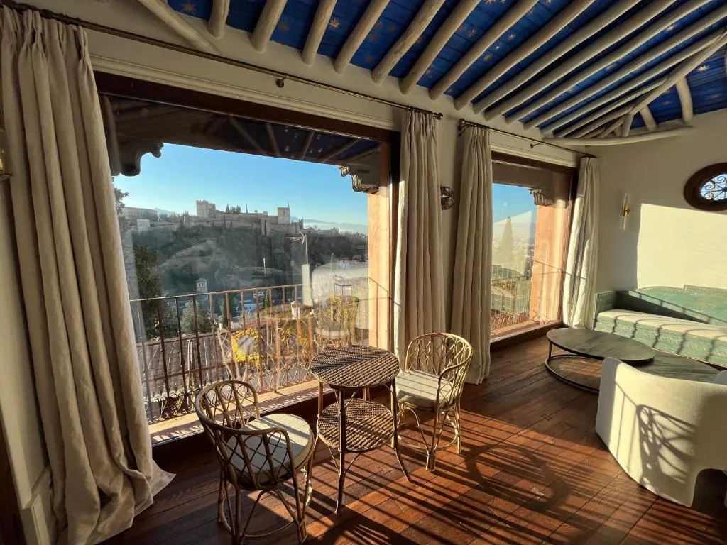 La Casa Juan Ranas — 16