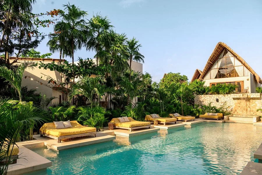La Valise Tulum — 13