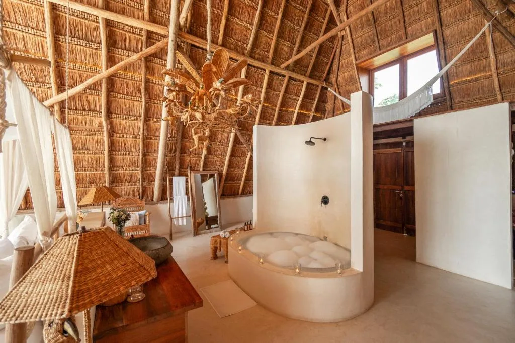 La Valise Tulum — 18